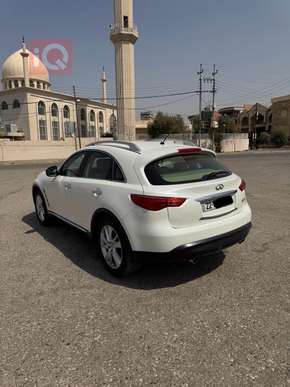 Infiniti QX70